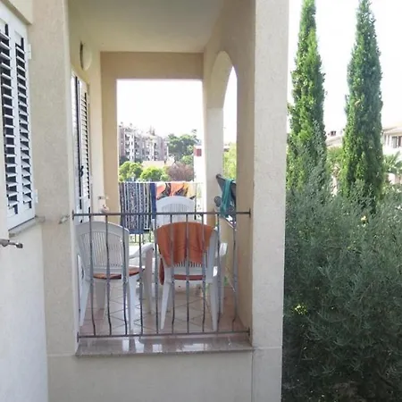 Apartment Studio In With Balcony, Air Condition, Wifi *