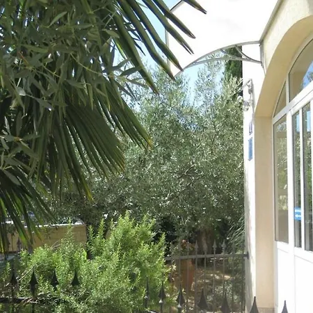 Studio In With Balcony, Air Condition, Wifi