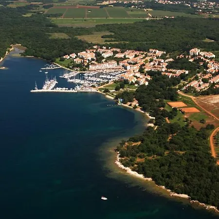 Studio In With Balcony, Air Condition, Wifi Porec